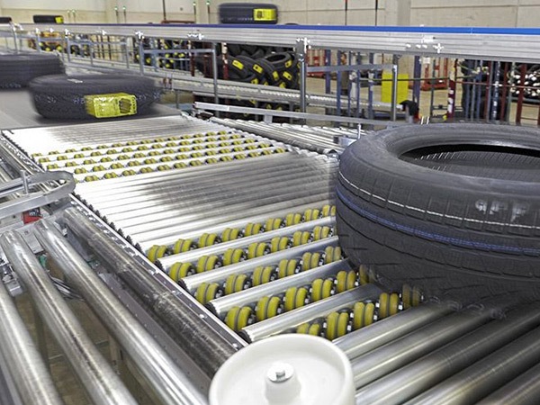 濰坊滾筒輸送機輸送輪胎示意圖.jpg 濰坊滾筒輸送機輸送輪胎示意圖.jpg