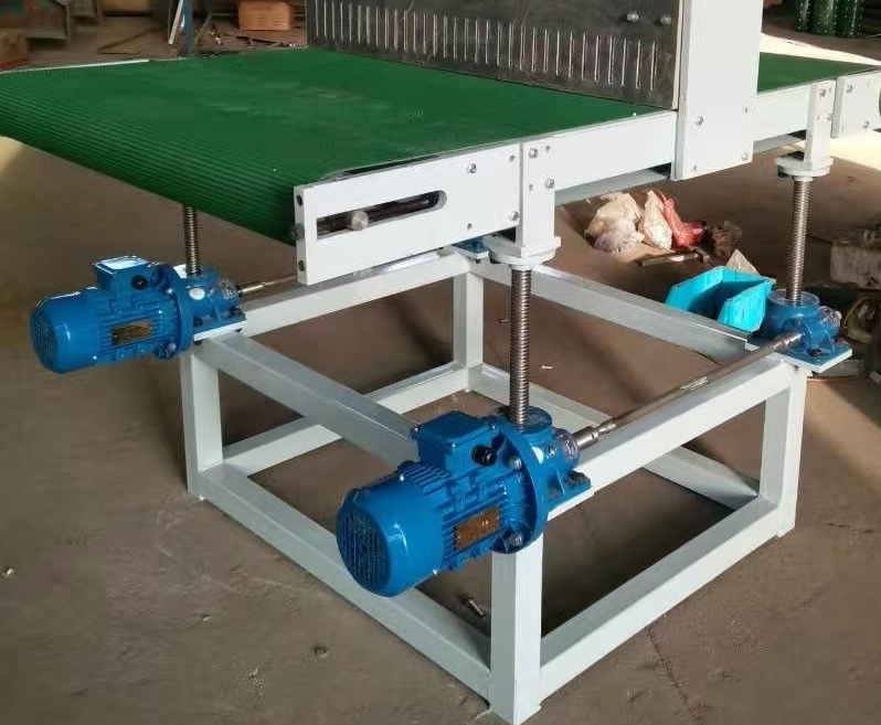 砂光機配套的青海帶式輸送機.jpg 砂光機配套的青海帶式輸送機.jpg