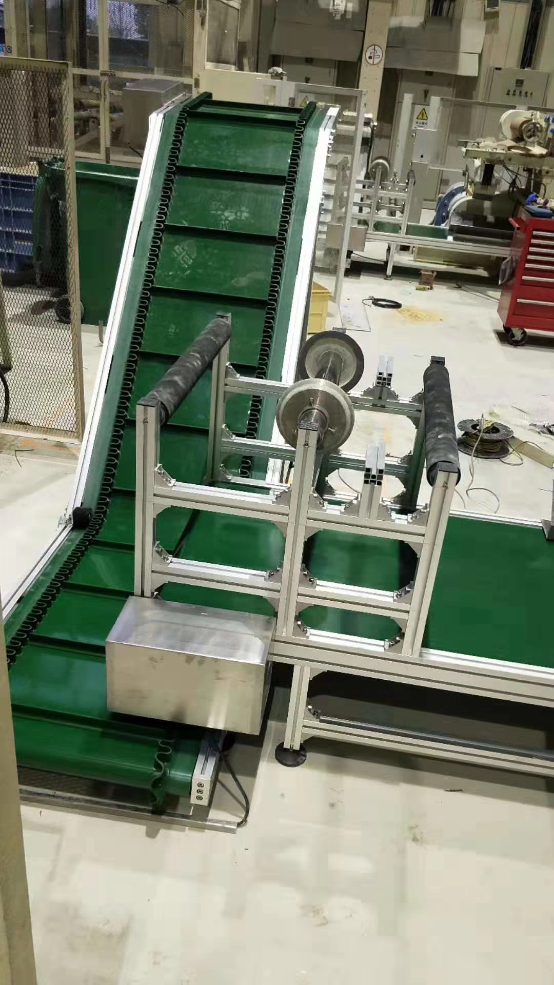 擋板東營皮帶輸送機.jpg 擋板東營皮帶輸送機.jpg