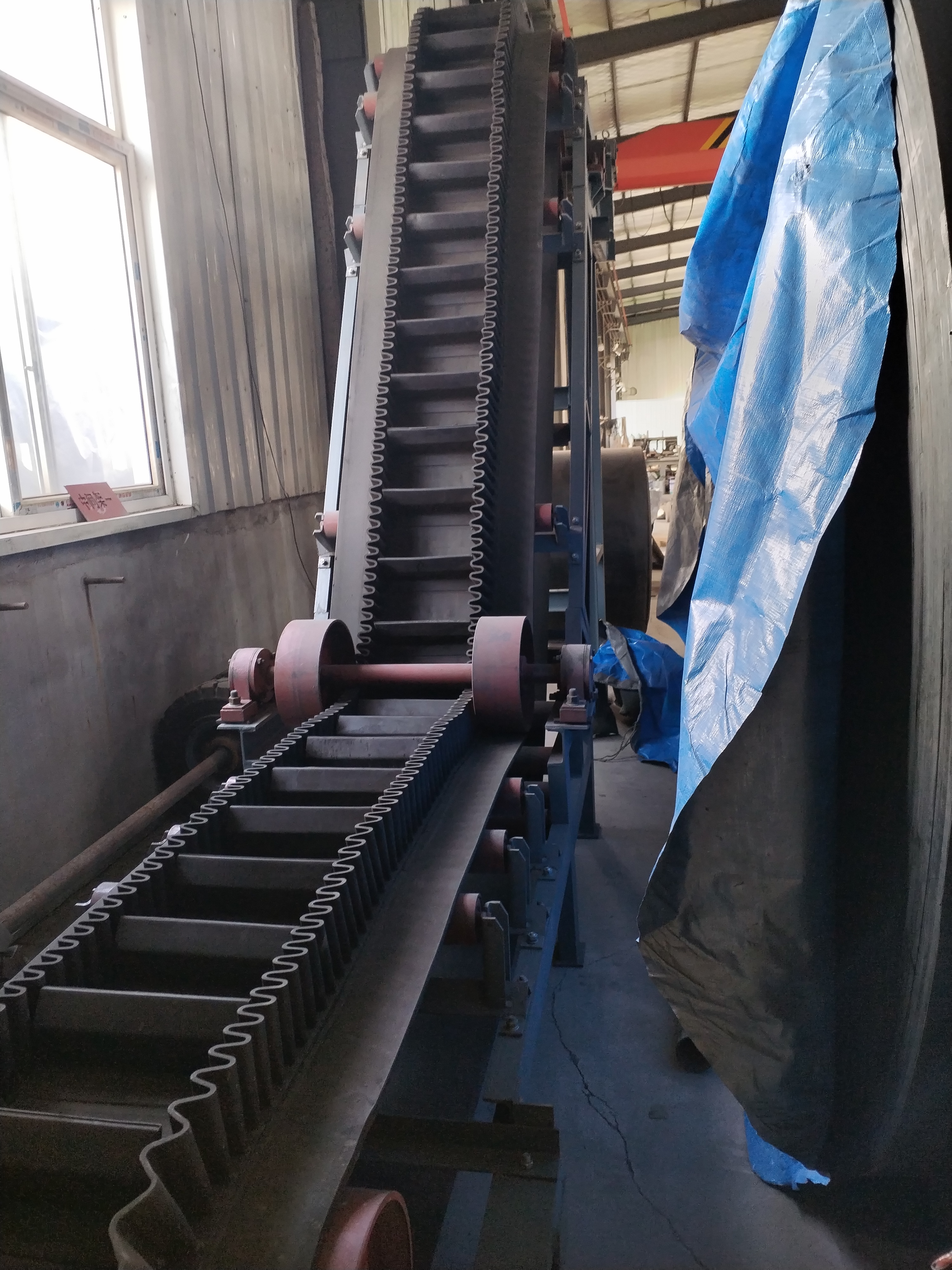 廣西帶式輸送機,青島樂途行工業設備.jpg 廣西帶式輸送機,青島樂途行工業設備.jpg