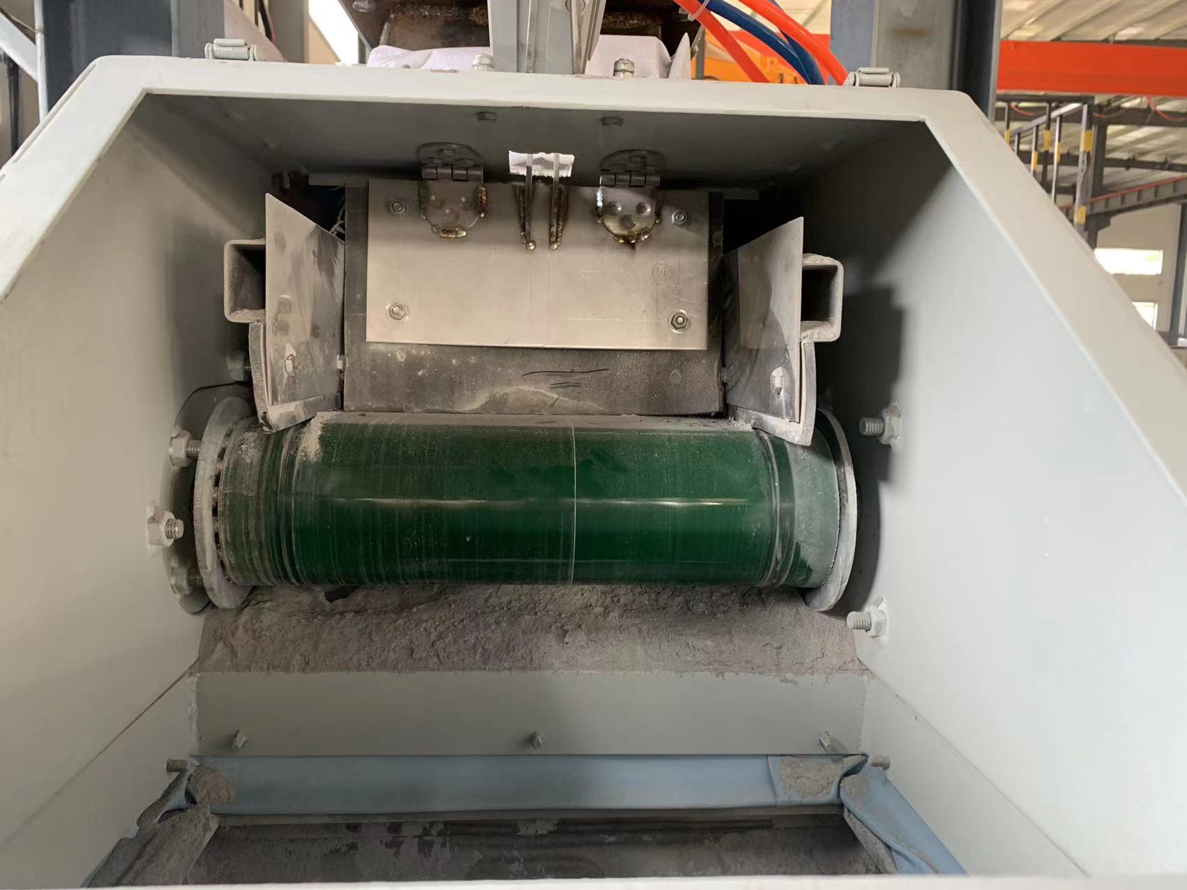 連云港皮帶輸送機,青島樂途行工業設備有限公司.jpg 連云港皮帶輸送機,青島樂途行工業設備有限公司.jpg